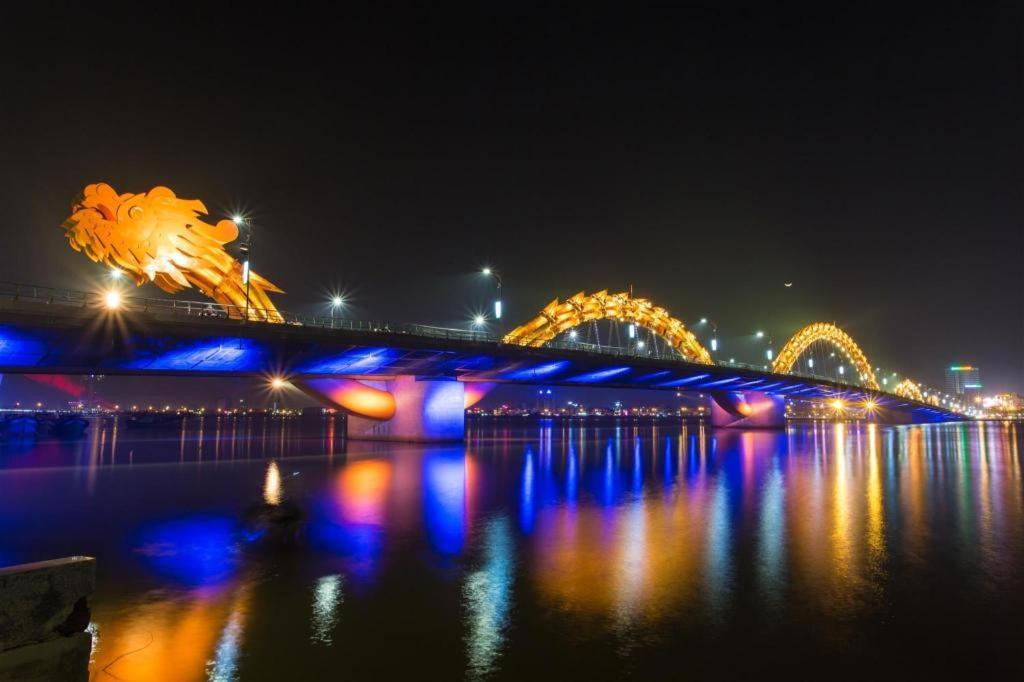 Moonlight Hotel Suites & Spa - City Center, High Floor, Great Location & Romantic River View & Dragon Bridge View Da Nang Eksteriør billede