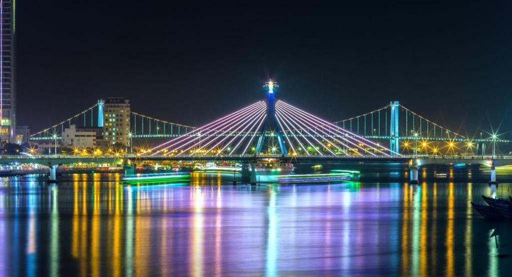 Moonlight Hotel Suites & Spa - City Center, High Floor, Great Location & Romantic River View & Dragon Bridge View Da Nang Eksteriør billede