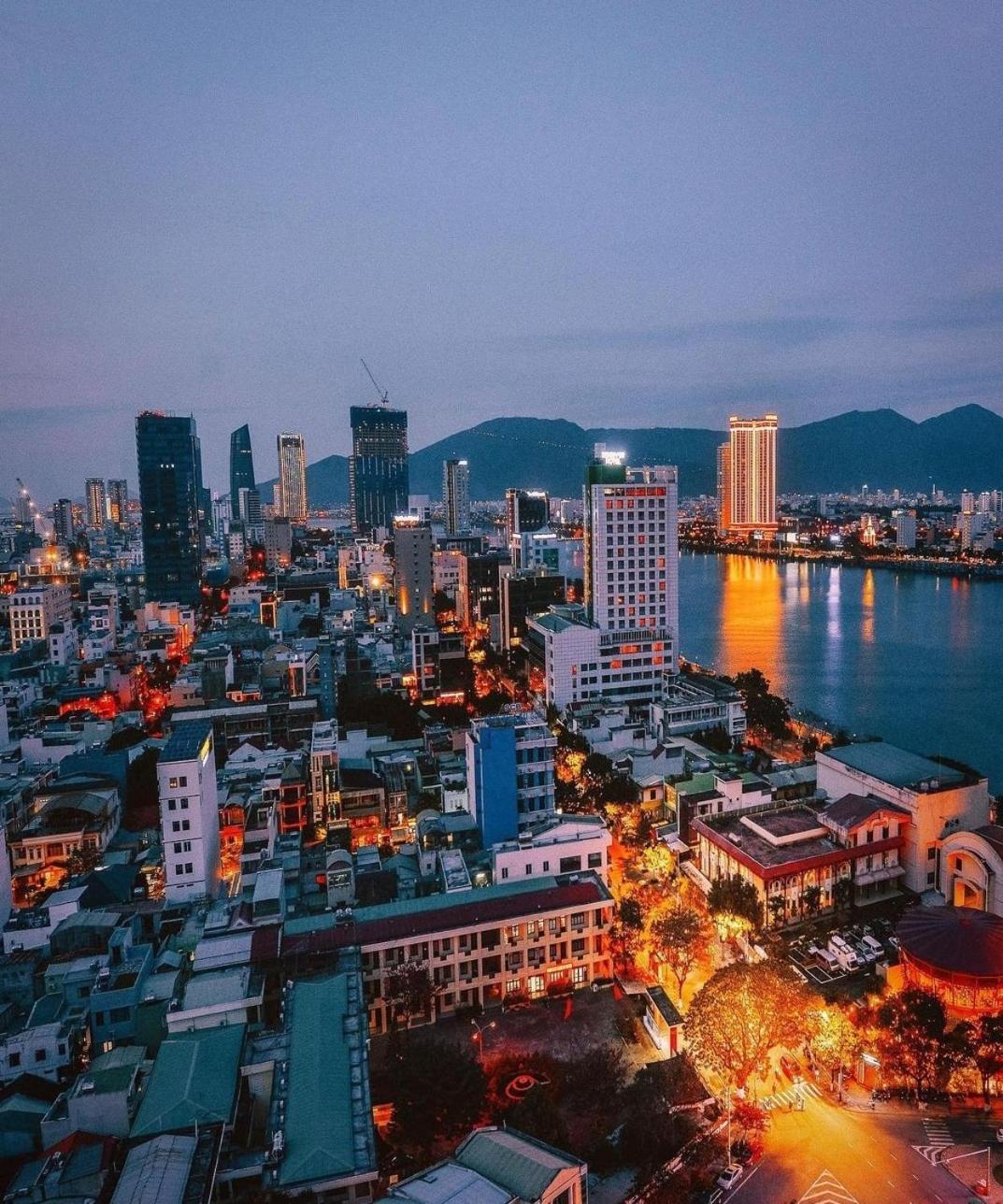 Moonlight Hotel Suites & Spa - City Center, High Floor, Great Location & Romantic River View & Dragon Bridge View Da Nang Eksteriør billede