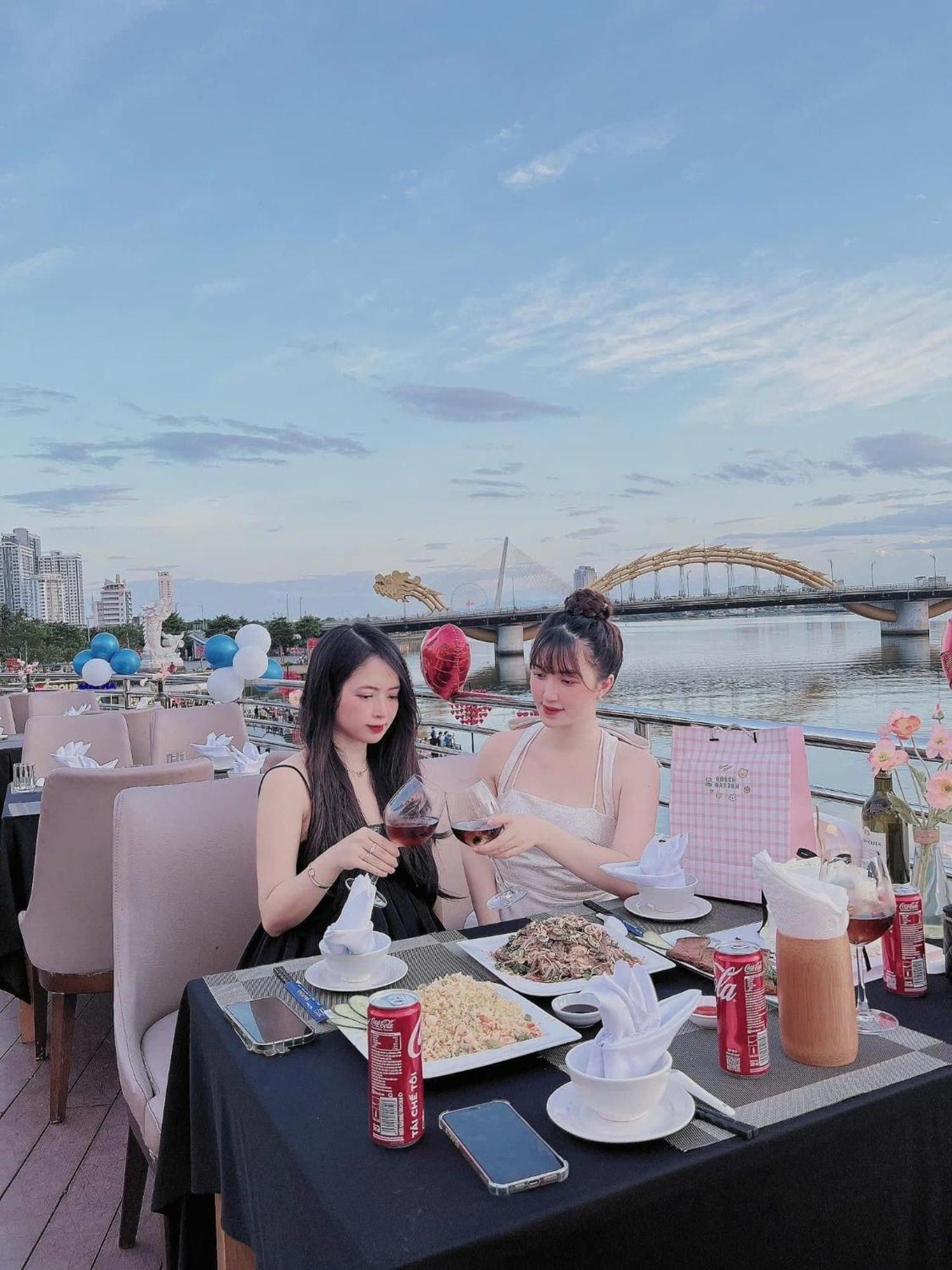 Moonlight Hotel Suites & Spa - City Center, High Floor, Great Location & Romantic River View & Dragon Bridge View Da Nang Eksteriør billede