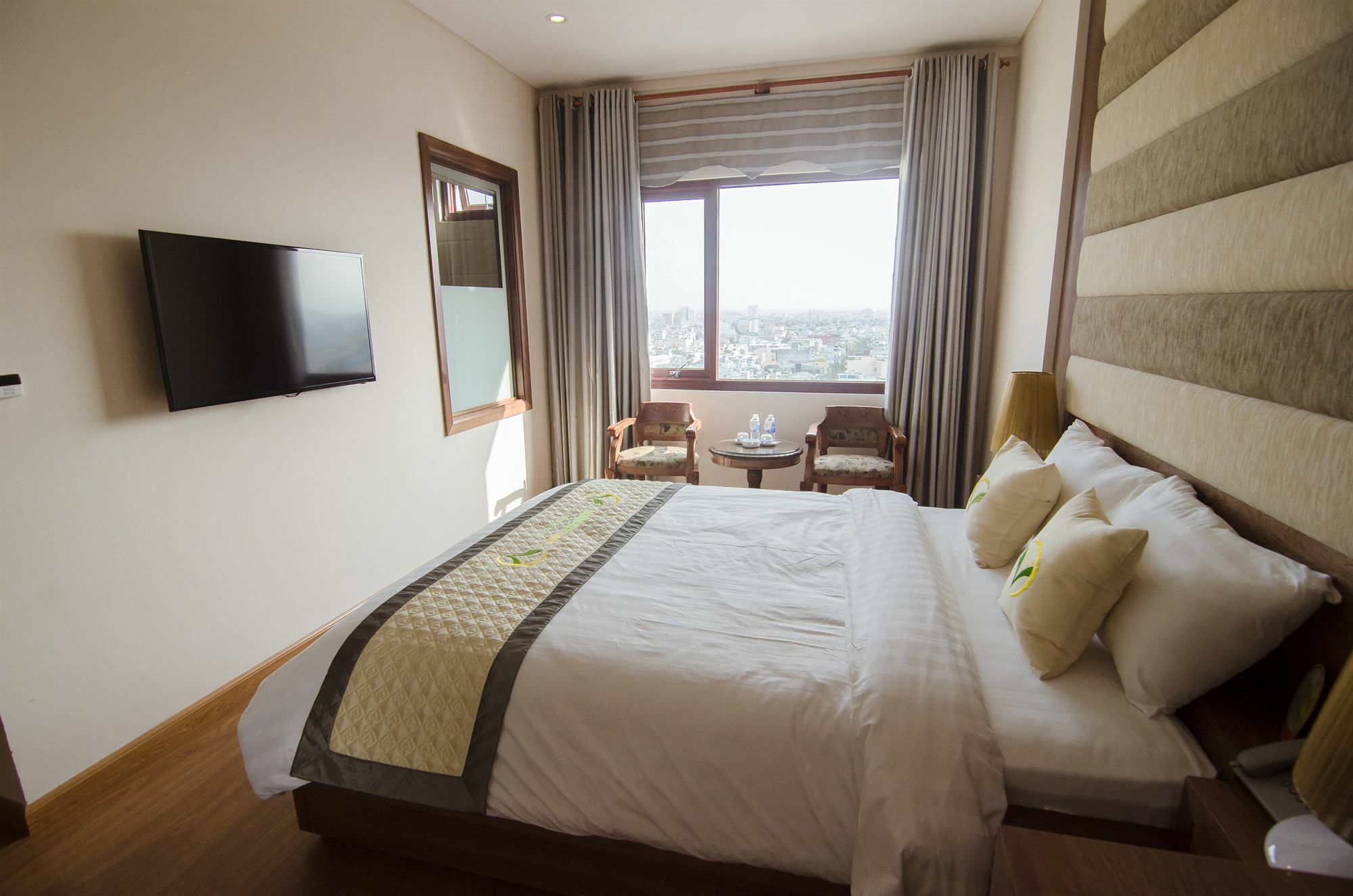 Moonlight Hotel Suites & Spa - City Center, High Floor, Great Location & Romantic River View & Dragon Bridge View Da Nang Eksteriør billede